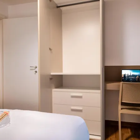 Apartment Moderno A Near Policlinico